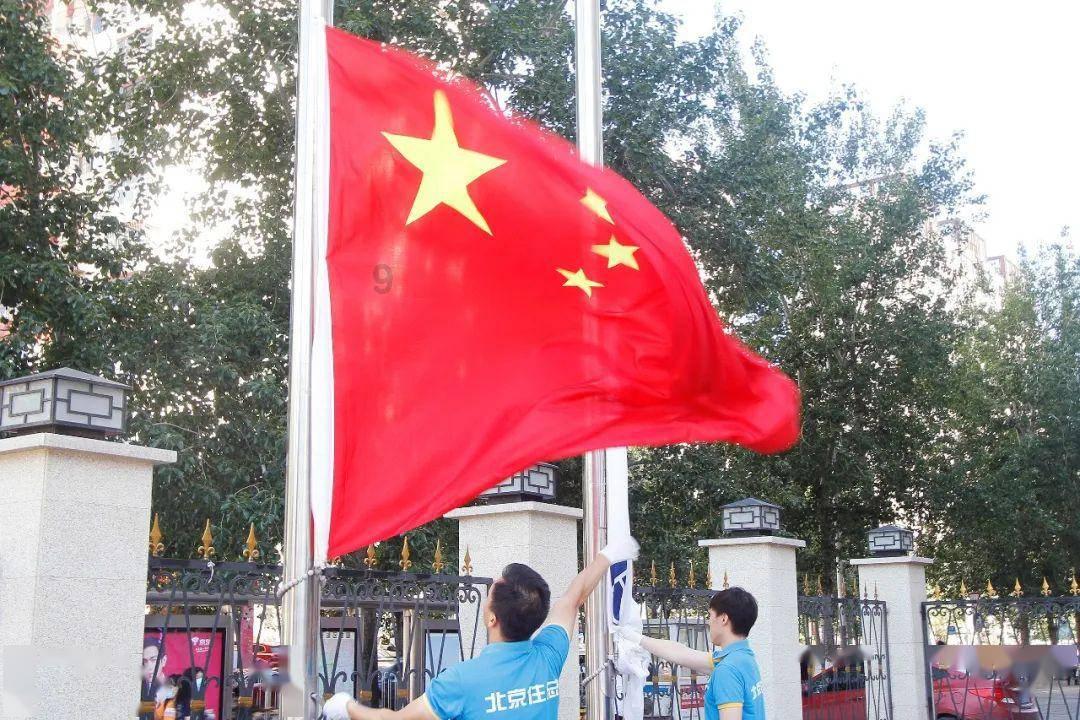 古怪巫师逃离村庄